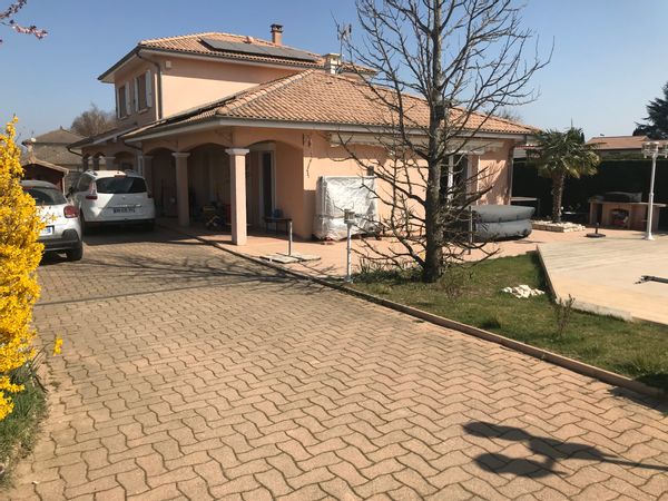 La maison de Karine et Xavier et leurs enfants