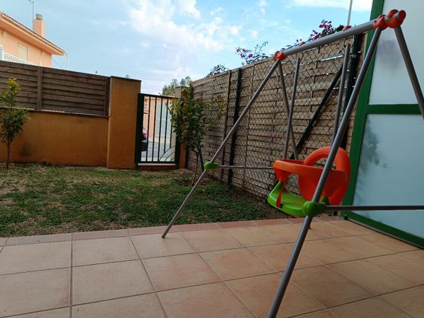 Alba's beach apartment with garden