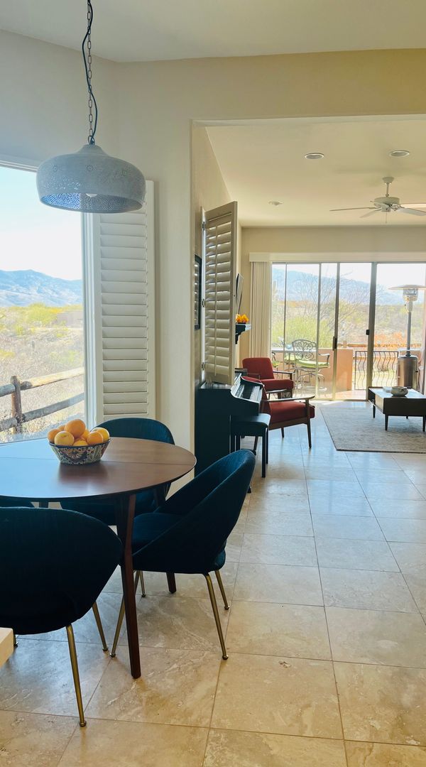 Tucson townhouse with majestic Rincon and Tanque Verde Mountain views.
