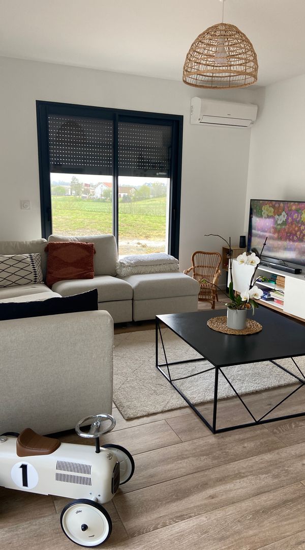 Bienvenue chez nous! Une maison moderne à la campagne & à 35min de la plage la plus proche!