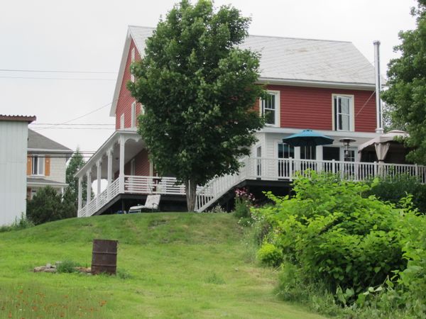 Guylaine's house