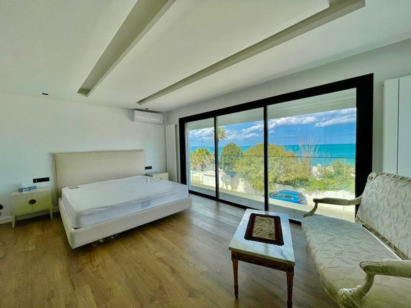 Sarah’s home by the Mediterranean sea