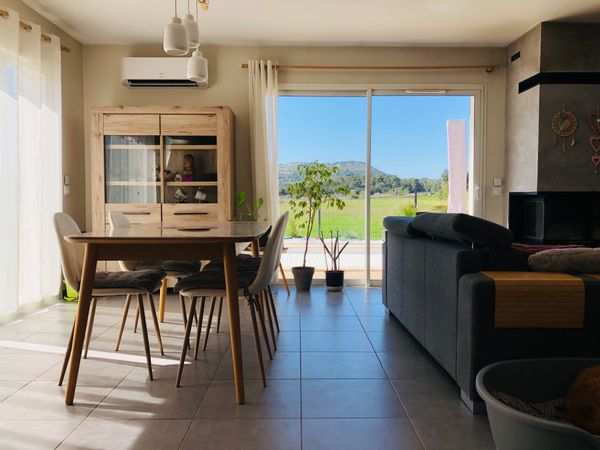 Casa di Claudine, Thomas et Evan