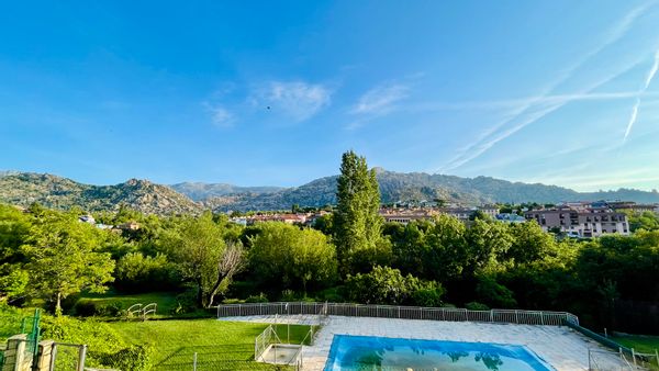 Chalet pareado Manzares el Real (Madrid)