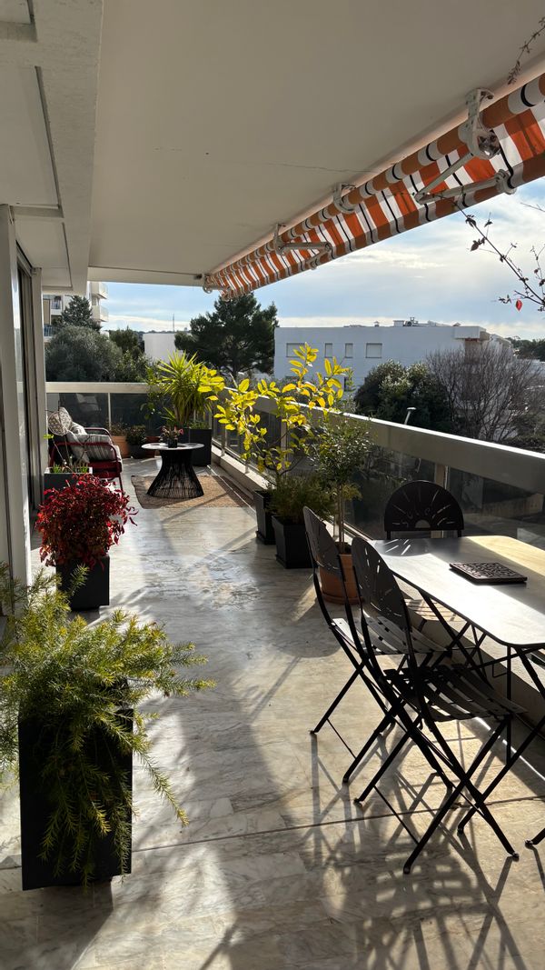 La maison de Pascal & Valérie Appartement 3 chambres, grande terrasse, vue mer îles de Lérins