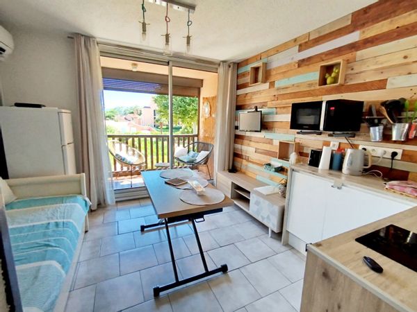 Studio à Canet plage piscines parking privé Climatisation