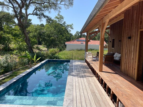 La maison de Marion et Virginie Recherche corse ou environ Stockholm été 2026