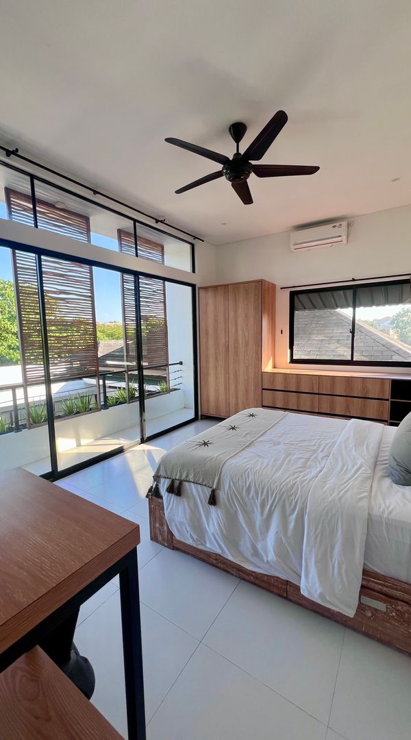 Luxury home in Stunning Umalas neighborhood - Enclosed and outdoor living, the best of both worlds.