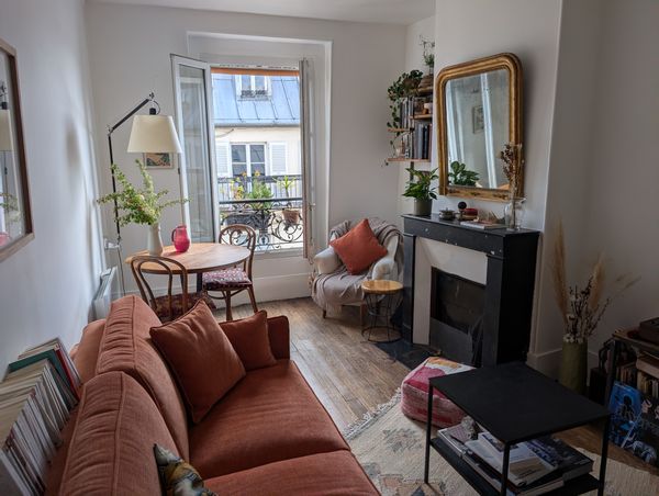 Lovely 2BR apartment in Montmartre with a view of the Paris skyline!