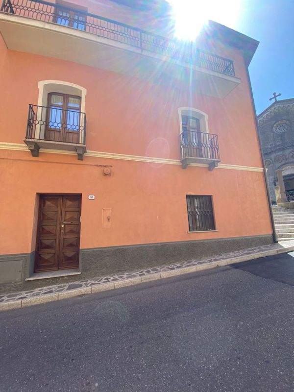 La casa di Ivonne. Leila. Francesco e Vanni