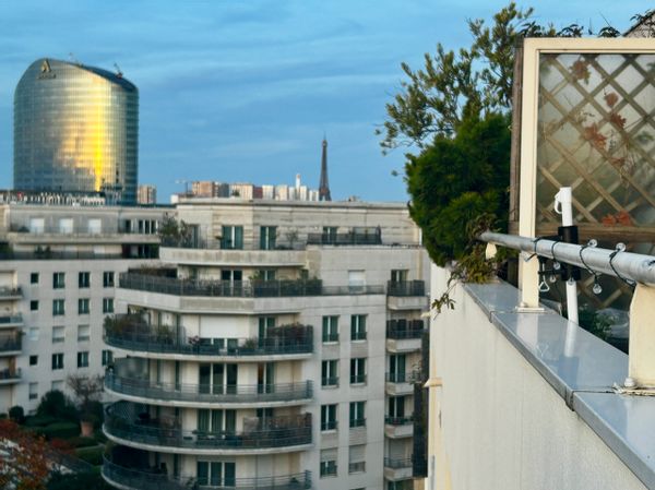 Dernier étage terrasse plein ciel vue Tour Eiffel à 10 mn du champs de Mars!