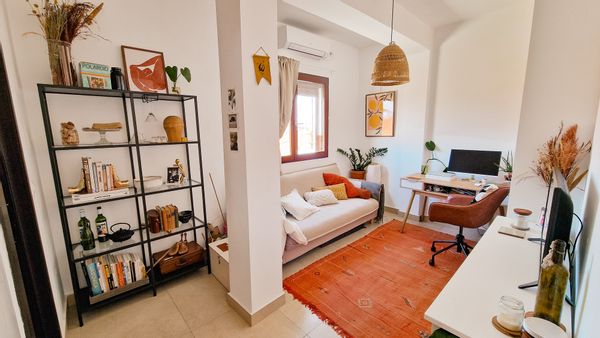 Sunny and stylish central rooftop in Sevilla. Open for GP or some swaps