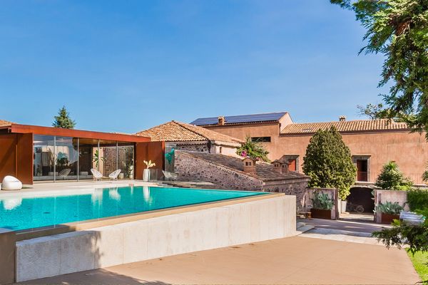 Sicilian Villa – A Chic Summer Retreat for Family & Friends