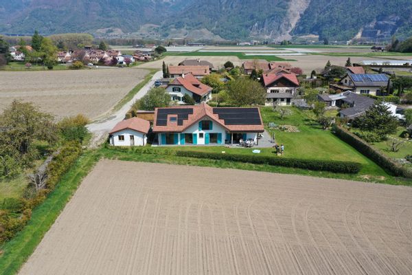 La montagne, le lac, le calme et la nature