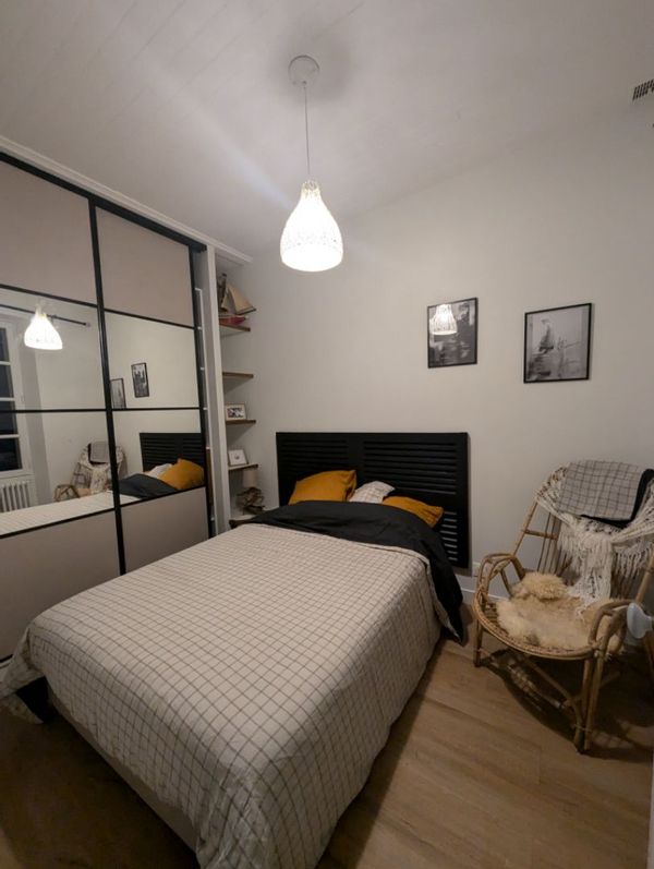Chambre privée avec terrasse – Hospitalité pour 2 personnes