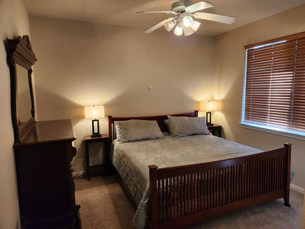 Private Room with Private Bath in a Large Home, North of Austin