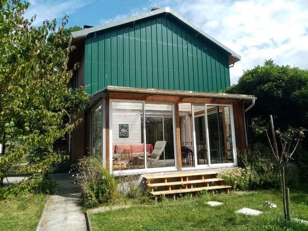 Maison 6 à 8 pers avec grand jardin, nature et ruisseau, à 15 min de Nantes et à 35 min de la mer