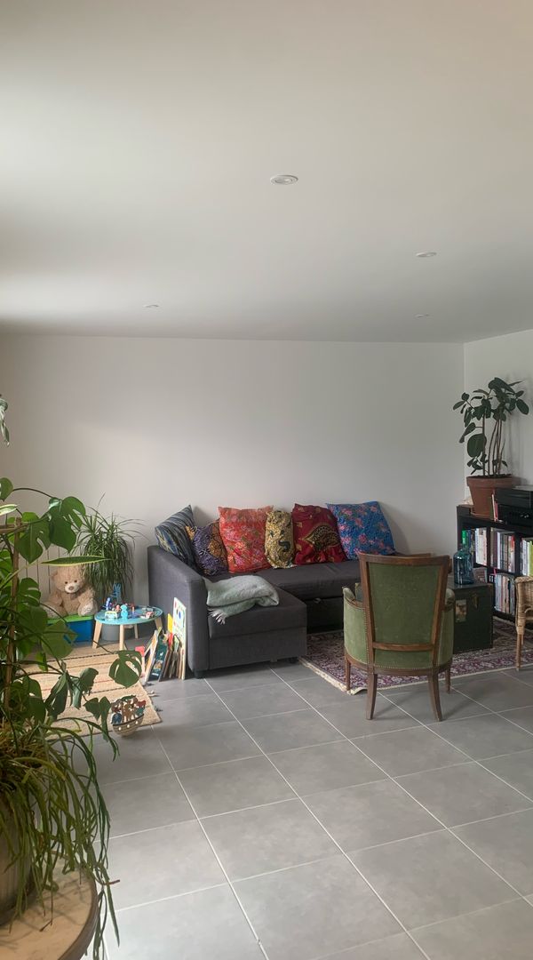 La maison de Chloe, Circé, Loup et Valentin