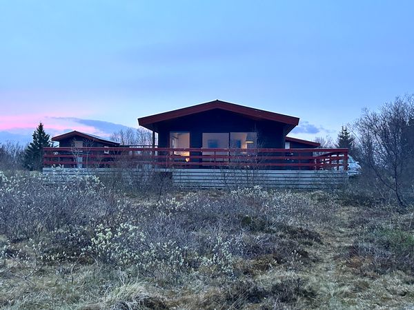 Lakefront cottage in South Iceland