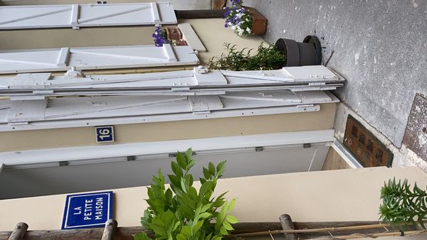 Comme une petite maison de trouville dans une impasse privée pleine de charme et typique