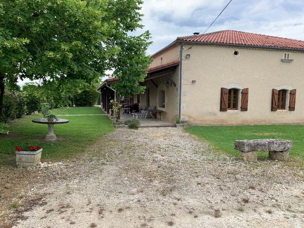 Laxé, une maison au cœur des vignes