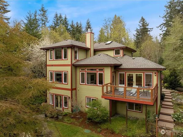 Large, comfortable home on South Whidbey Island.