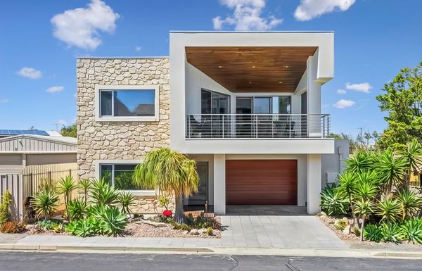 Casa di Vince and Natasha