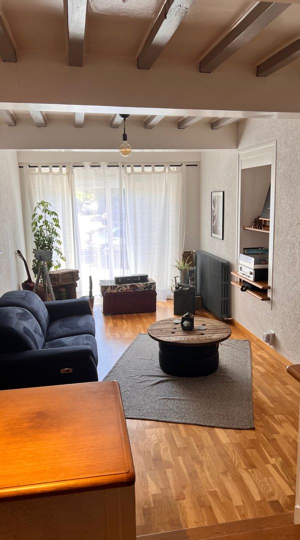 Jolie maison style loft au coeur d’un village typique