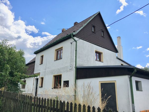 Family house in National Park Bohemian-Saxonian Switzerland. Great climbing in surroundings!