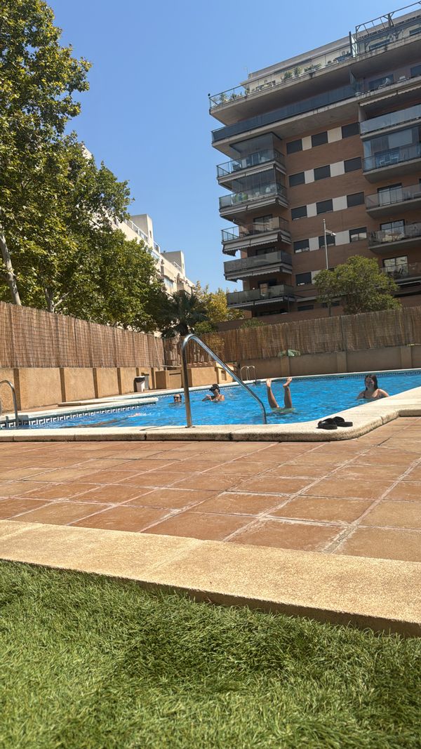 3 Bedroom with Pool and Garage in just 15 min from Valencia.