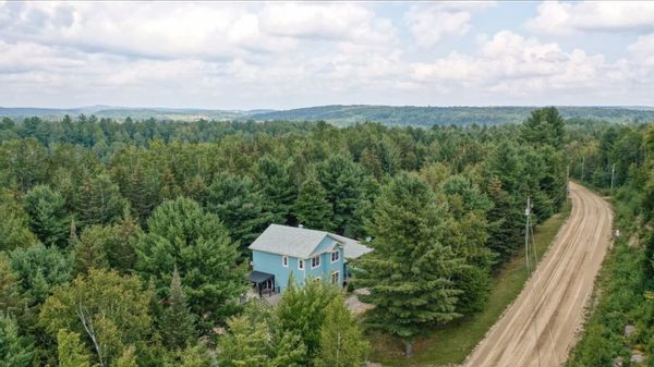 Home in Ste-Mélanie