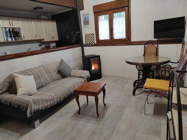 CHARO Y ENRIQUEs hus