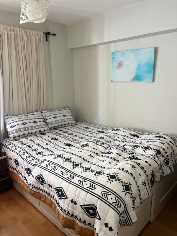 Room 15 m2 with working desk

PS: Please check Additional information