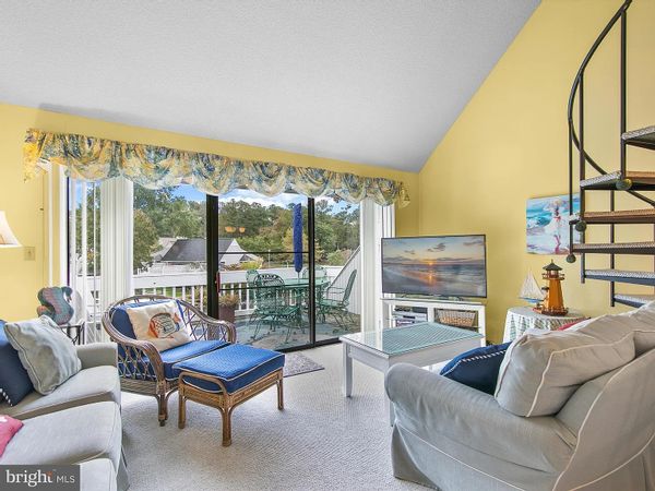 huis van Noel and Holly