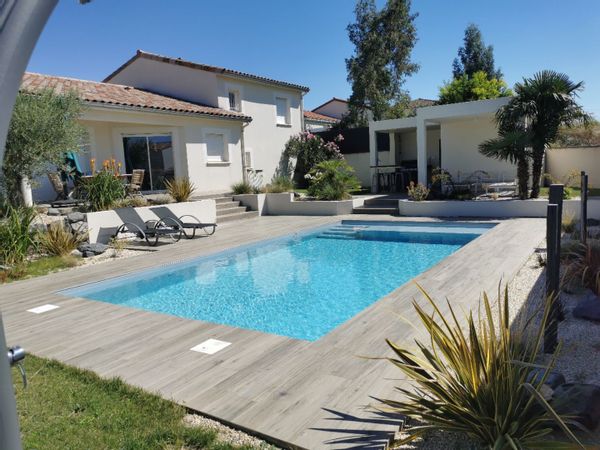 Maison moderne en drôme/Ardèche avec piscine pool house à moins de 10 minutes de Valence