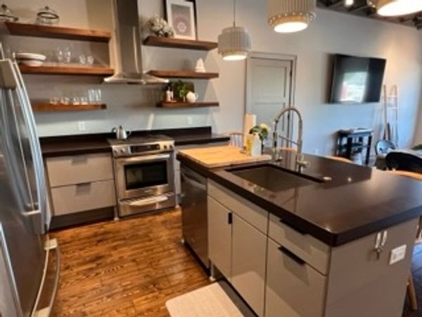 The Quarters Suite 6