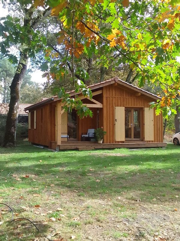 Un petit chalet dans la campagne