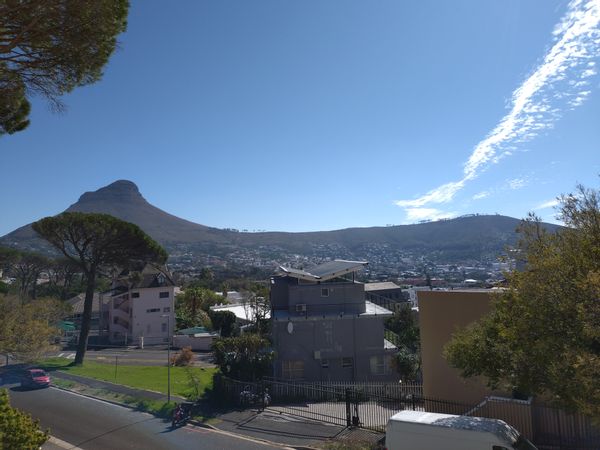 Sunny apartment on the slopes of Table Mountain