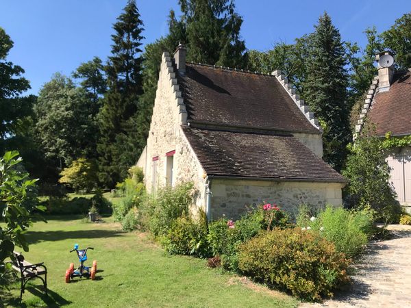 Petite maison dans la forêt