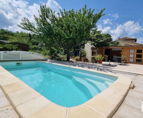 Maison avec piscine à Cascastel des Corbières