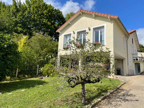 Maison spacieuse proche de la Seine, de la forêt, et à 35 minutes de Paris