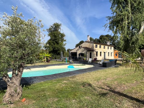 Grande maison Girondine proche de Saint Emilion - sud ouest de la France -