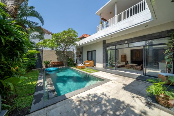 Serene Bali Family villa in Berawa | private pool & lush garden