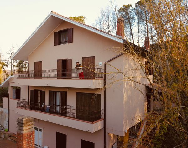 VILLA INDIPENDENTE IMMERSA NELLA NATURA