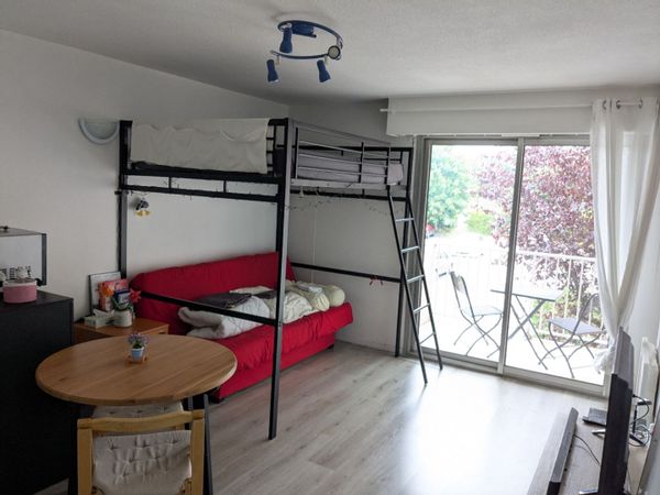 Transport et Commerces à proximité, studio ❤️ à Orléans proche université, polytech