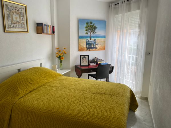 Marbella - Two double bedrooms and bathroom in private townhouse near beach