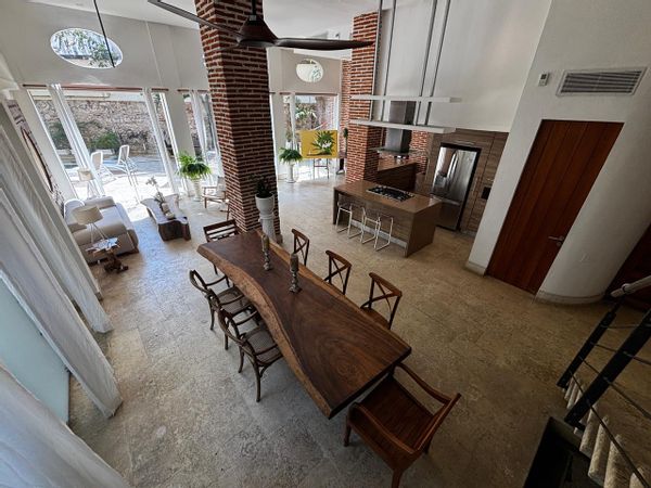 apartment in a private condominium in the historical center