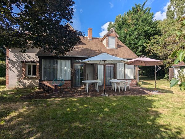 House with wooded park near the Cher river / Sologne / Châteaux de la Loire