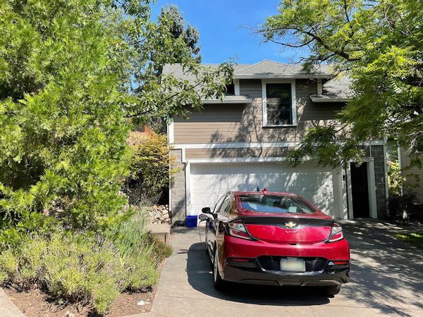 Quiet Apartment/Home in the Forest Near Downtown Ashland, Oregon and Lithia Park