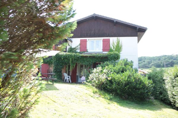 GRAND GÎTE DU CLOS DU RUISSEAU, 3 chambres, 120 m2,  Hautes Vosges, 6/7  personnes.OPTION MENAGE 65€